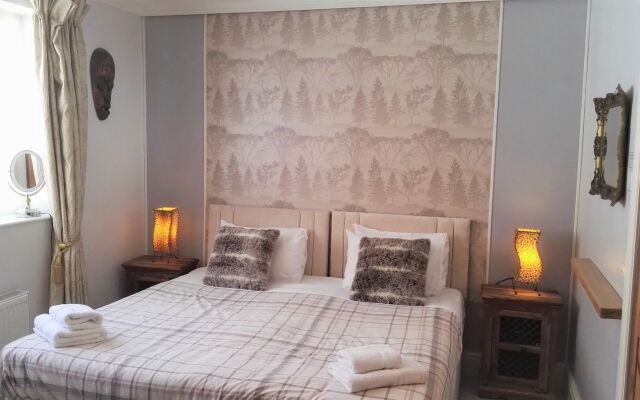 Dukes Folly Hotel
