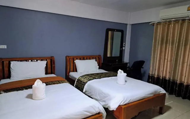 Ruenthai Ayutthaya Resort And Restaurant