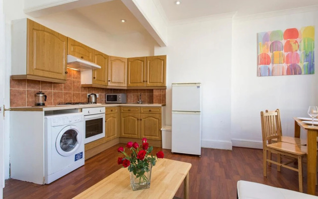 Essex Road Apartment near Angel