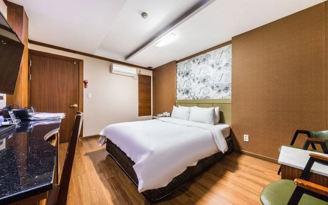 Seocho JS Hotel