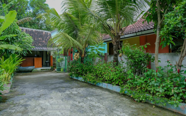OYO Life 90301 Hidden Village Uluwatu