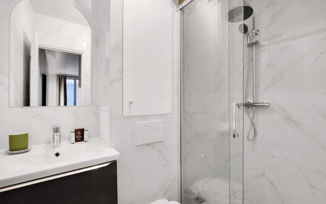 Peaceful Studio -2p- Moulin Rouge