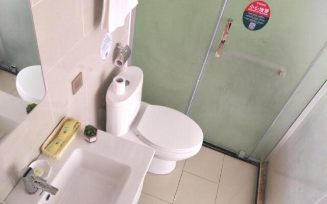 GreenTree Inn Shangqiu Liangyuan District Railway Station Express Hotel