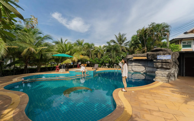 Baan Faa Talaychan Resort