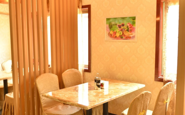 Train Luxe Hotel