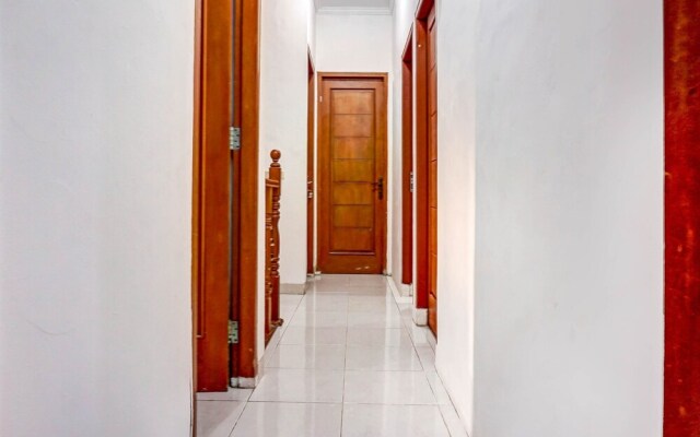 OYO 90846 Guesthouse Bintaro Asri Syariah