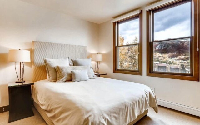 Ski in, Ski out, 2 Bedroom Luxury Residence with hot tub access and expansive views