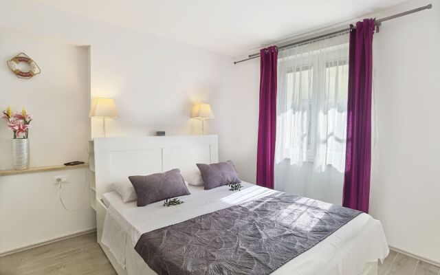 Boutique Rooms - With Pool - 3 - R103