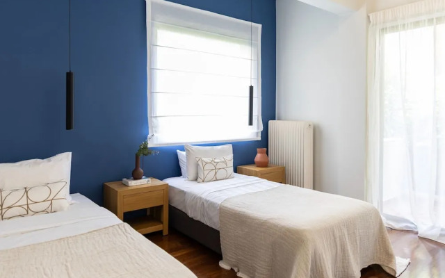Spacious 3-bedroom Getaway With Balcony in Glyfada