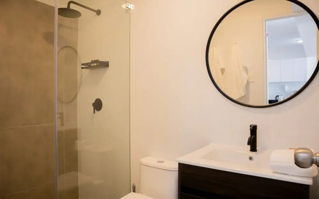 w Enchanting 1BR w Balcony in Barranco