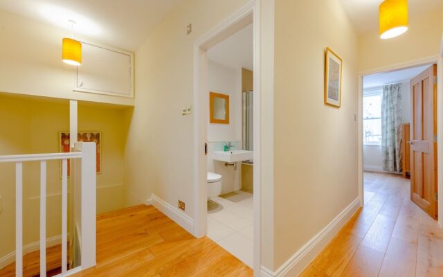 Spacious and Central 3 Bedroom House in Paddington