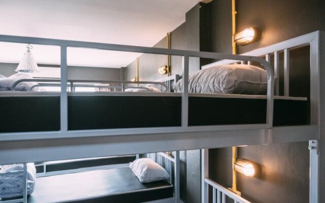 Yimwhan Hostel &Cafe