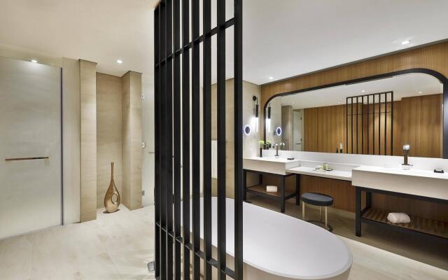 Double Tree by Hilton Dubai Business Bay Hotel
