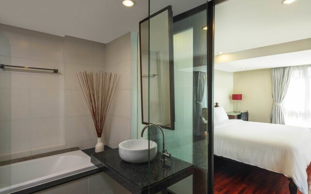 Silom Lofts Hotel