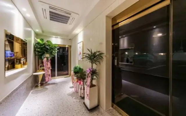 Hotel French Code