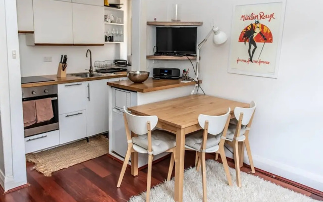 Chic Quiet Apt Close to Everything H404