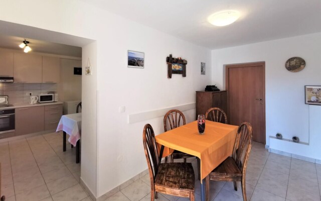 Amazing Apartment in Rubesi With 1 Bedrooms and Wifi
