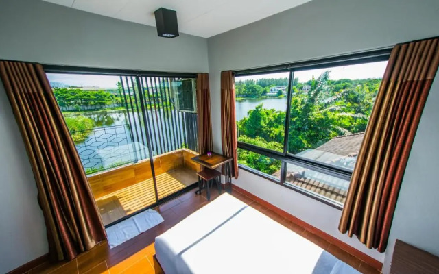 Na Siri Lakeview