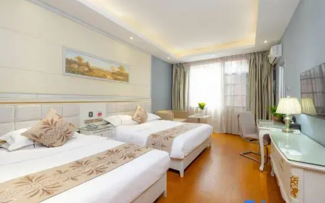 Scenic Hotel (Guilin Dongxi Lane University of Technology)