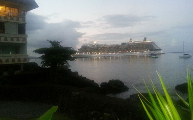 Hilo Reeds Bay Hotel