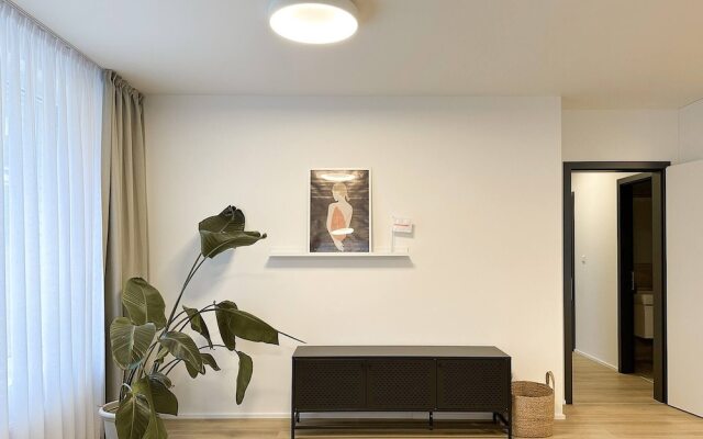 "new 3kk Apts: Holešovice Heart"