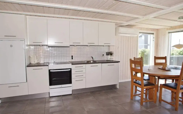 6 Person Holiday Home in Hemmet-by Traum