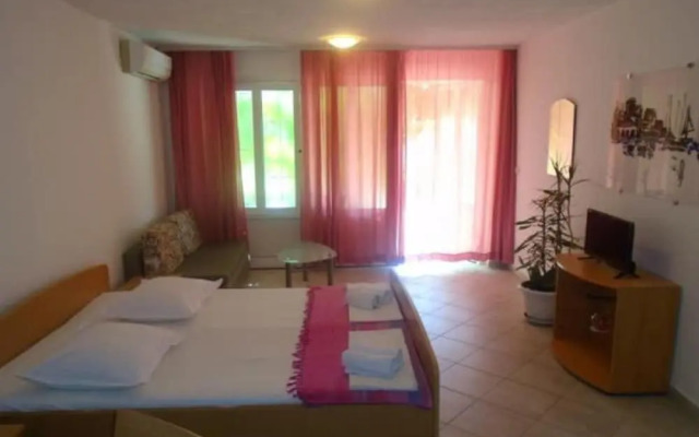Josip II - 150 m From Beach With Free Parking - SA5