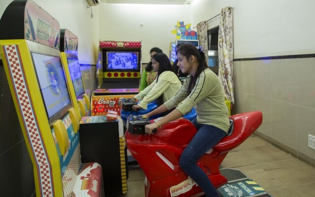 Palette - Hotel Deepali Palace