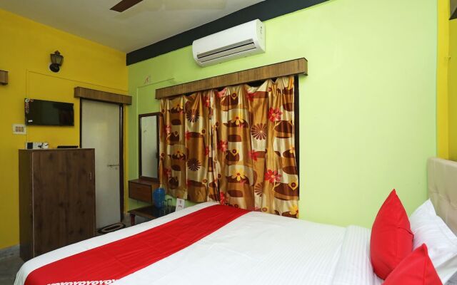 OYO 22892 Hotel Divine