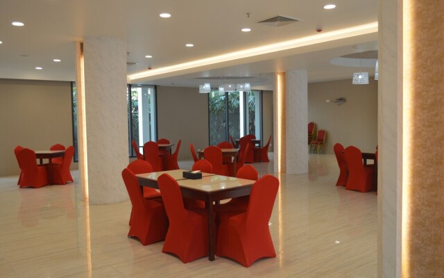 Airport Avenue Hotel