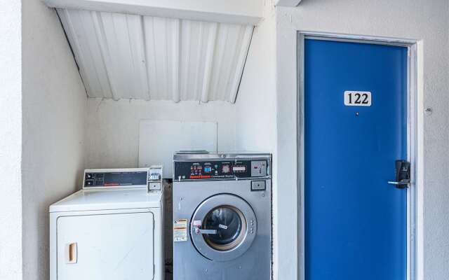 Motel 6 Cleveland, TX