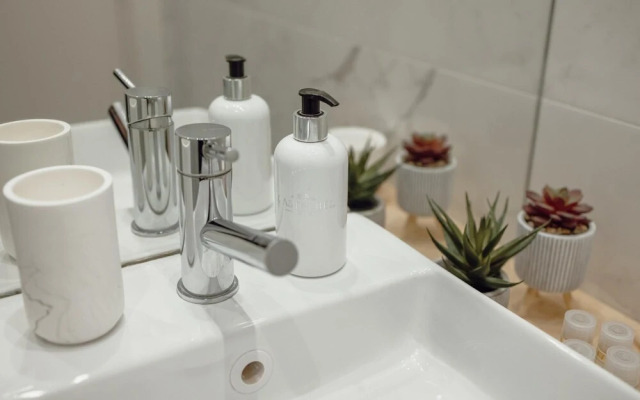 Oporto Pool Apartment by Vacationy