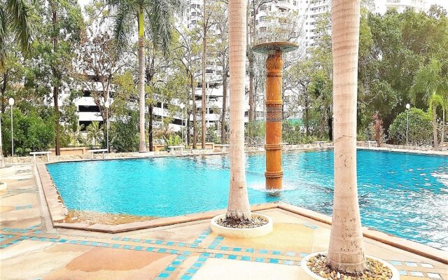 View Talay 5 Studio Apartment - Close to the Beach