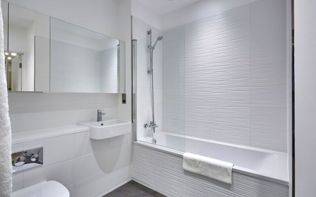 Platform Apartments by ESA