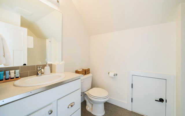 Lake & Vine Villa #15