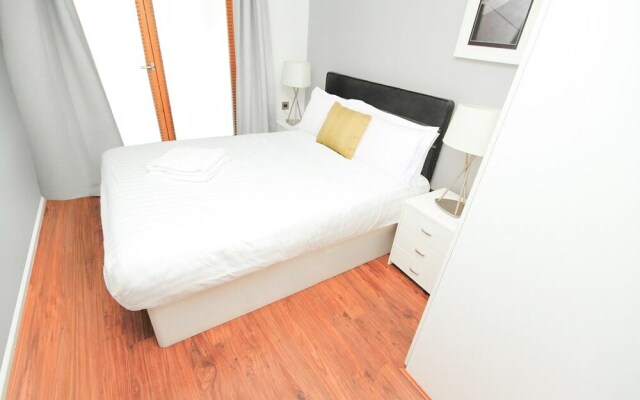 Grand Canal Quay Luxury Apt