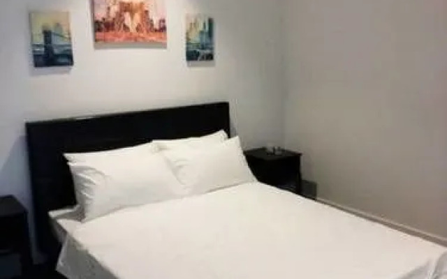 Southern Cross CBD Apartment