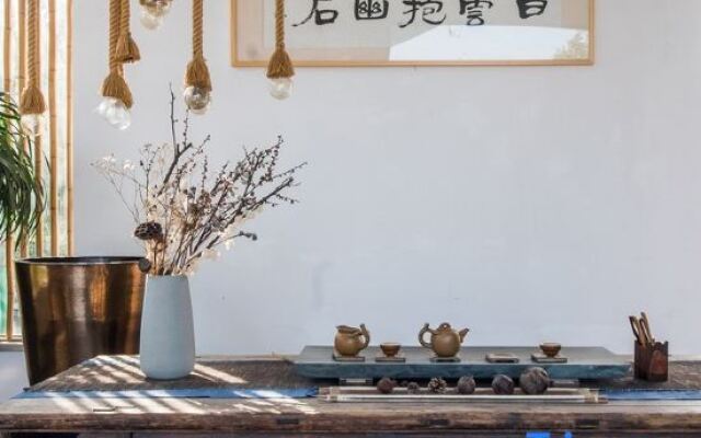 Wutong Banshan Hostel