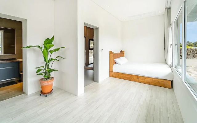 Jeju Themoon Poolvilla