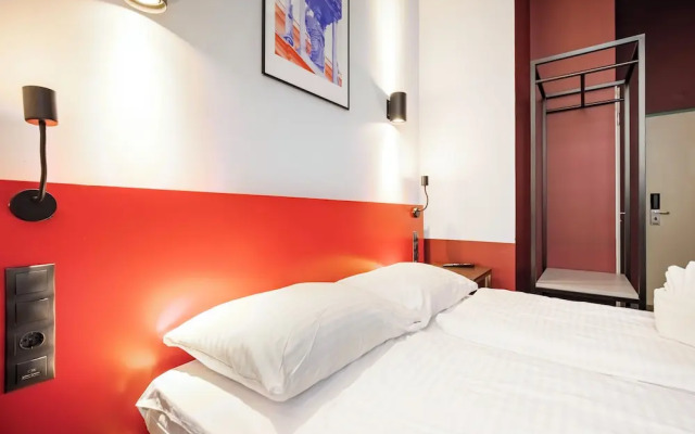 Maverick Athenaeum Hotel