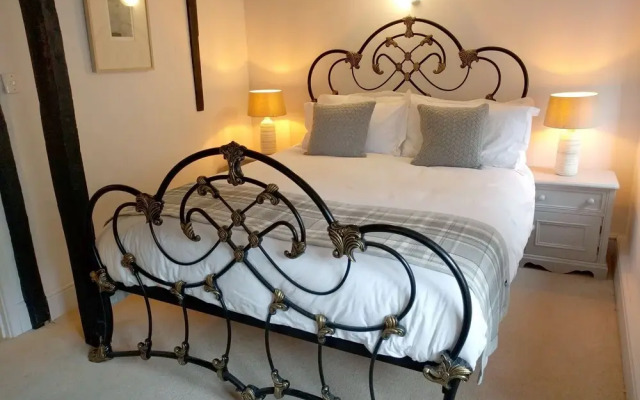 Fleur De Lys