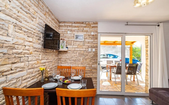 Apartments Maia Lena