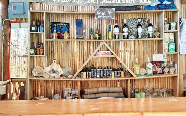 Banana Grove Backpackers Inn