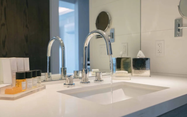 H2O Hermosa Beach Hotel