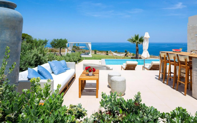 Villa Elias