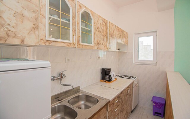 Beautiful Home in Grebastica With 4 Bedrooms and Wifi