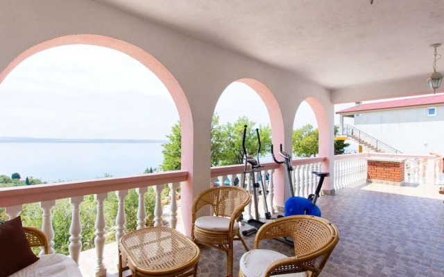 Welcoming Apartment in Tribanj With Terrace