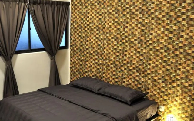 Pinebox Mirage by the Lake