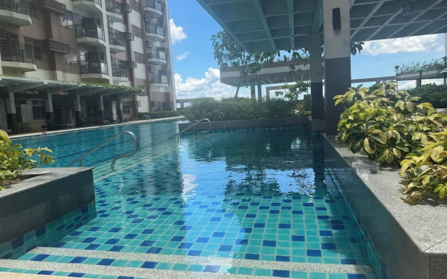 Manila Bay View - 1BR with balcony