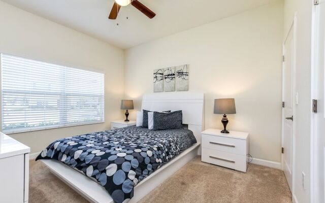 Romeo Circle Stoey Lake